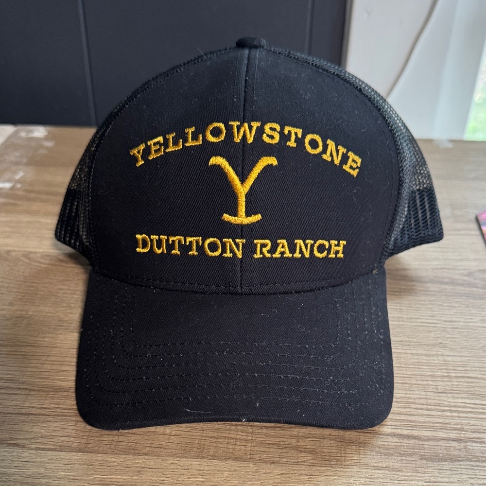 NWT! Yellowstone Dutton Ranch Black Snap Back Trucker hat.